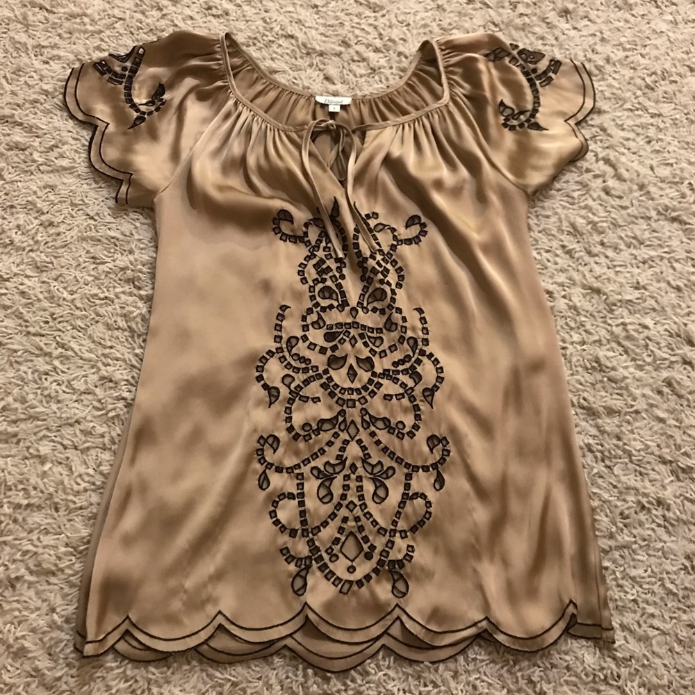 Scallop beige top with cutouts
